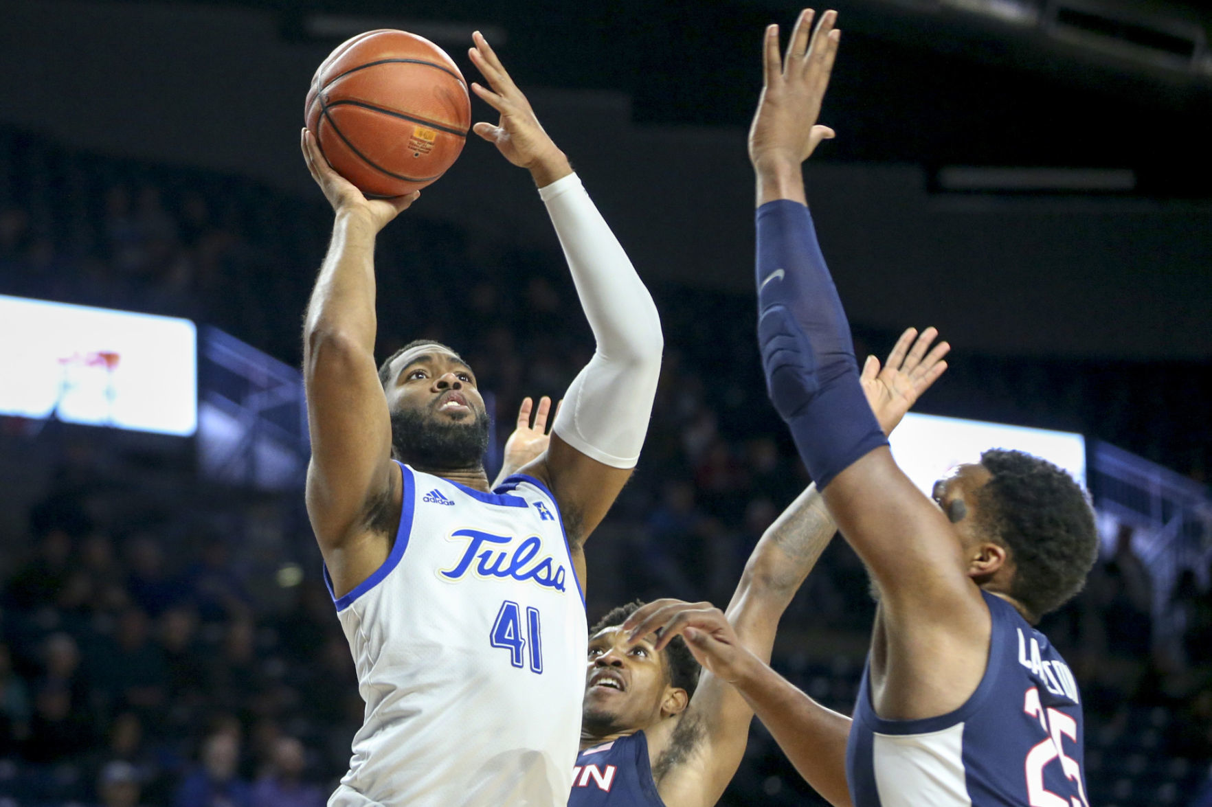 Tulsa Golden Hurricane vs Connecticut Huskies